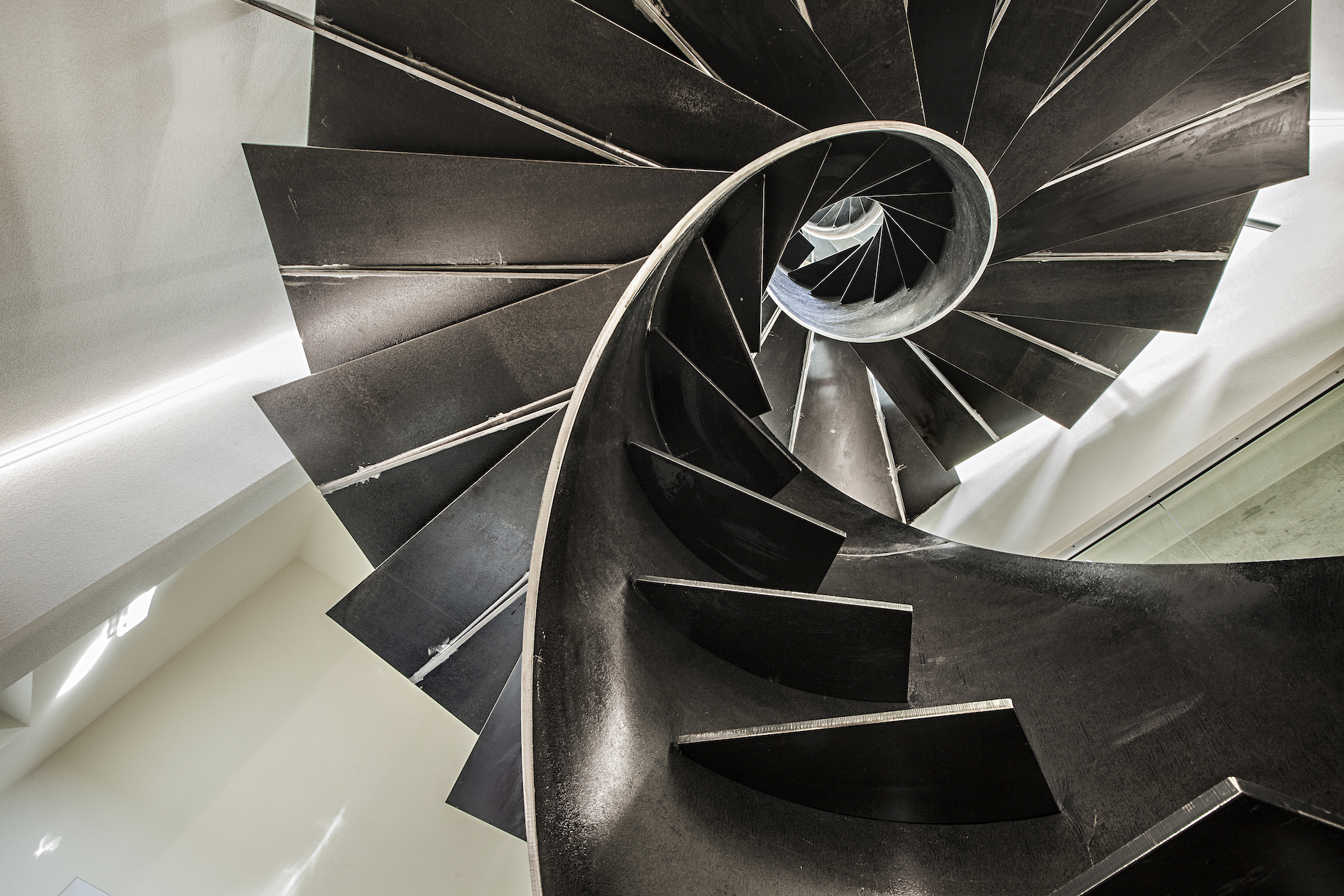 Etika spiral/helical staircase