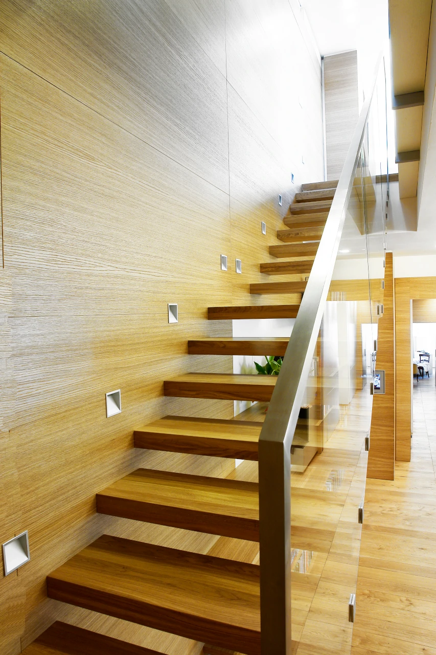 Sospesia 5 scale interne in legno moderne