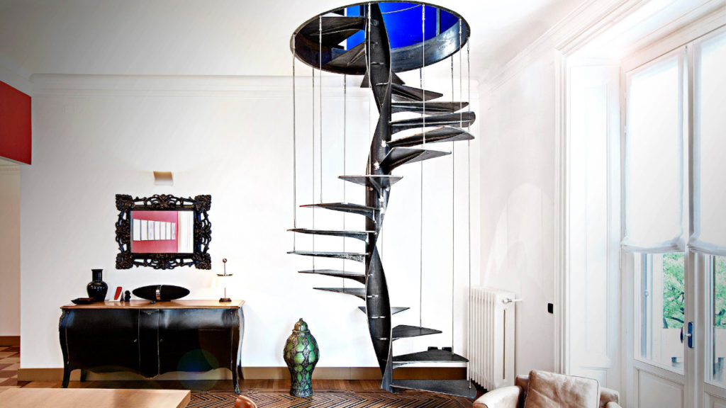 Glass spiral staircase and other variations: modern spiral staircase for all taste