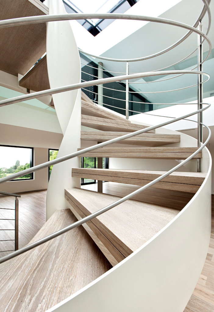 Wooden staircase: different anatomies and use of wood in the project