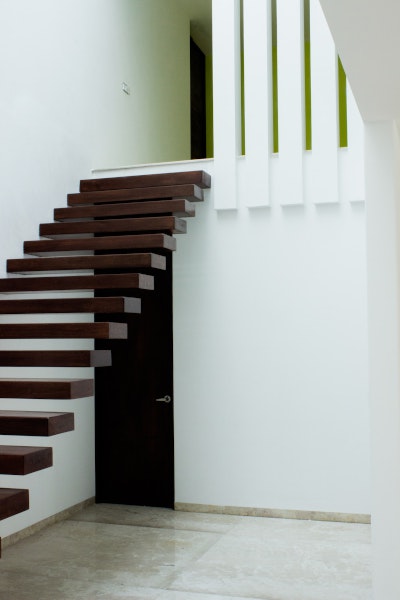 Le scale sospese in legno