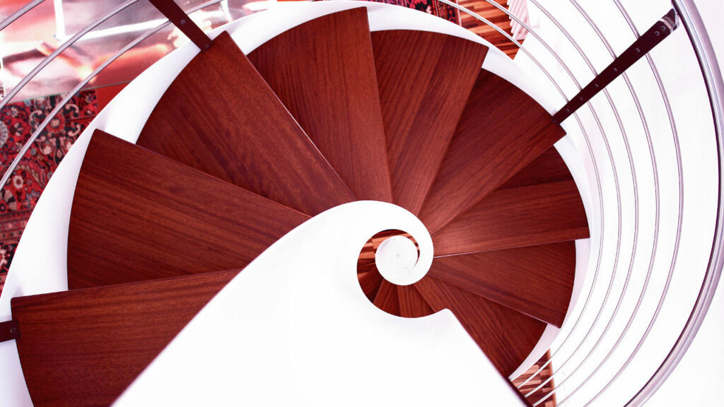 How to match curves and geometries with staircase oak treads