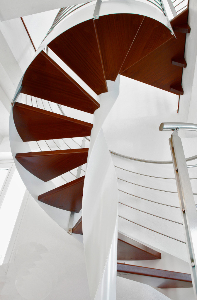 The advantages of the spiral staircase with wood stair tread
